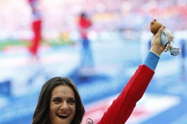 Isinbayeva Se Casa Com Atleta Russo 6 Meses Apos Dar A Luz