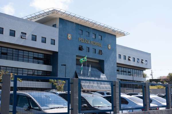 Fachada da sede da PolÃ­cia Federal, em Curitiba 