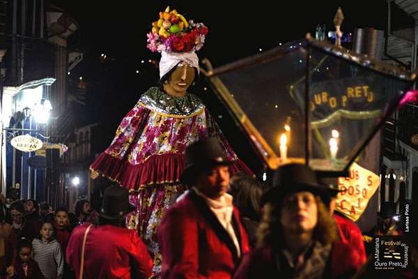 Diversas expressões culturais se encontram no festival de Ouro Preto (foto) e Mariana