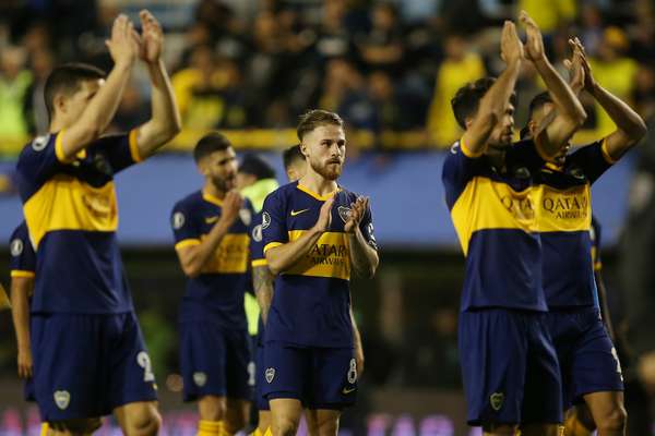 Jogadores do Boca foram aplaudidos pela torcida após eliminação.