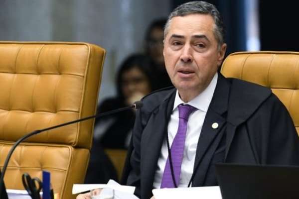 "É possível o uso de assinatura eletrônica (...) para apoiamento à criação de partido político, desde que haja prévia regulamentação pelo TSE", disse o ministro Luís Roberto Barroso.