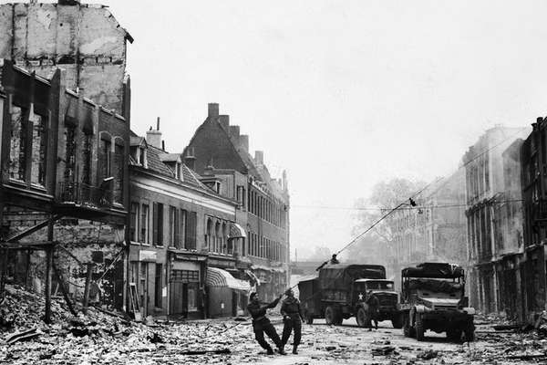 Holanda ficou sob ocupação nazista de 1940 a 1945. A imagem mostra a libertação da cidade de Arnhem.