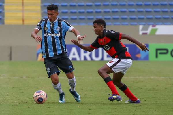 Grêmio vence o Oeste na Copinha.