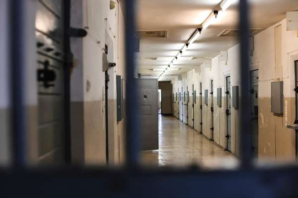 Tio de menina de 10 anos foi preso em Minas Gerais