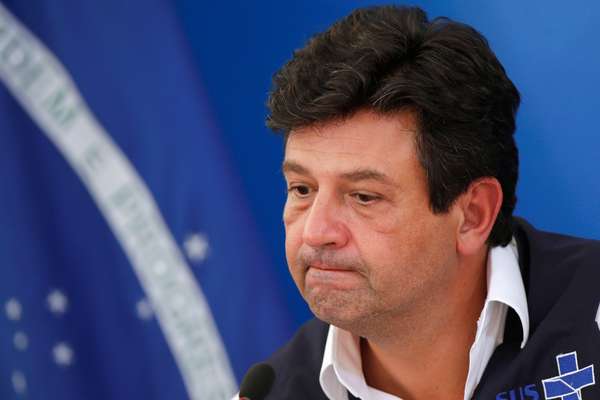 Ministro da Sade, Luiz Henrique Mandetta, durante entrevista coletiva em Braslia 03/04/2020 REUTERS/Adriano Machado