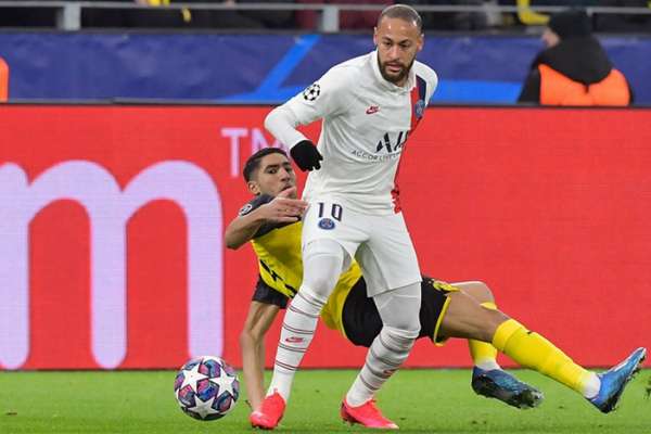 Barcelona deseja contar com Neymar na próxima temporada (Foto: TOBIAS SCHWARZ / AFP)