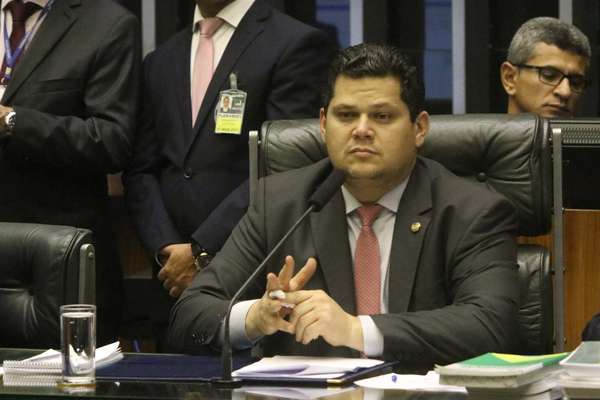 Davi Alcolumbre, presidente do Senado durante sessão conjunta do Congresso Nacional