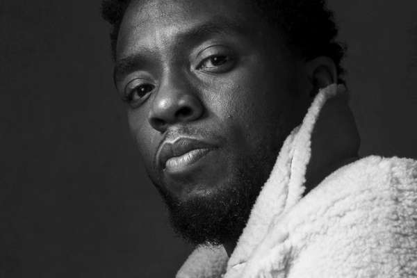 Reprodução Chadwick Boseman preferiu enfrentar o câncer sem se expor na imprensa
