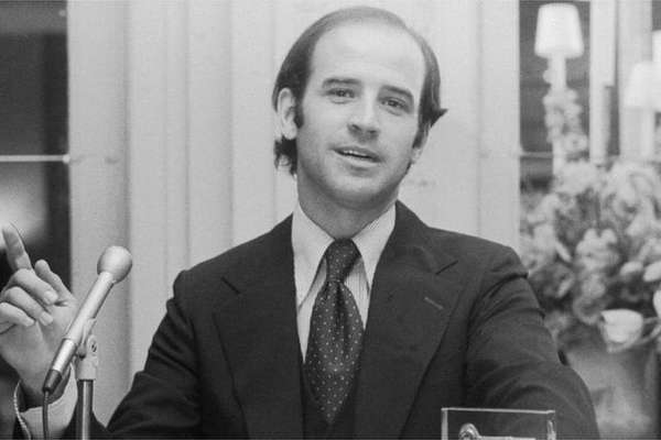 Biden se projetou nacionalmente ao se eleger como Senador ainda jovem