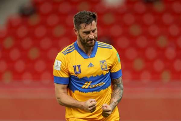 Gignac foi o grande destaque do Tigres na estreia do Mundial (KARIM JAAFAR / AFP)