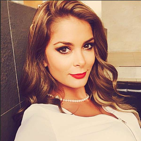 laura-spoya-34.jpg