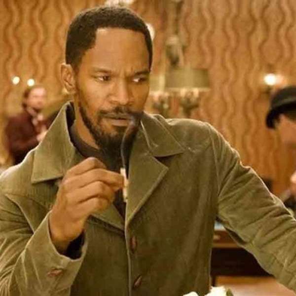 Ator Jamie Foxx sofre agressão em restaurante e leva pontos na boca