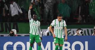Valencia sai machucado, e Internacional perde para o Atlético Nacional