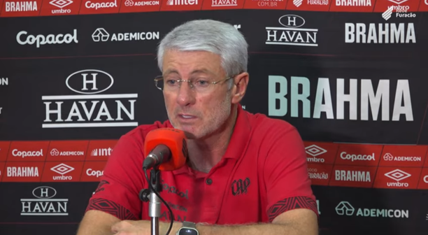 Odair Hellmann celebra classificação do Athletico na Copa do Brasil: 'Representa muito'