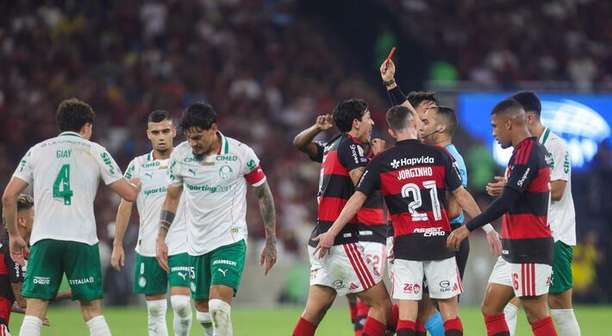 STJD suspende Carrascal, do Flamengo, e absolve Leonardo Jardim, que alega ironia a Abel