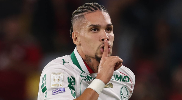 STJD absolve Paulinho, por unanimidade, por gesto ao comemorar gol contra o Flamengo