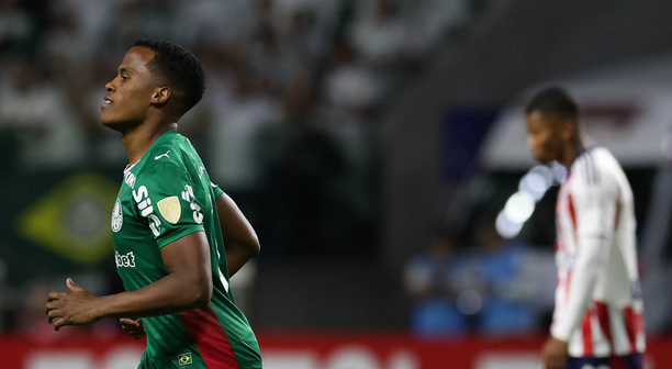 Arias se diz feliz no Palmeiras e afirma: 'temos chance de brigar por tudo'