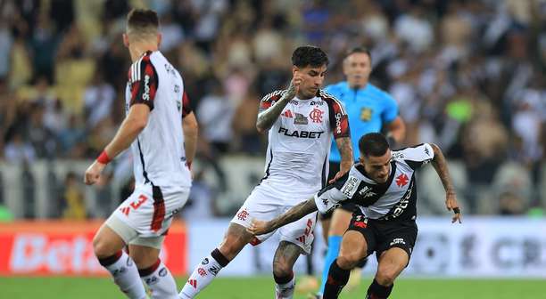 Monaco entra na disputa por volante do Flamengo