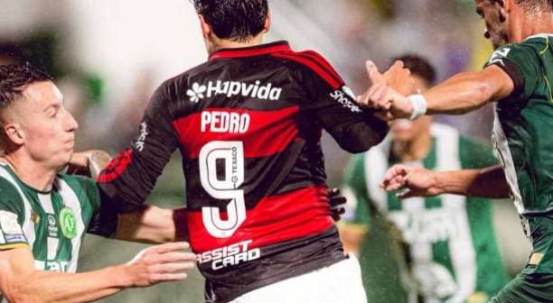 Na volta ao Brasileirão, Flamengo controla e goleia a Chapecoense em SC