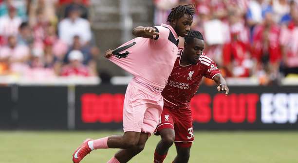 Em estreia de Iraola, Liverpool goleia Sunderland em amistoso pós-copa