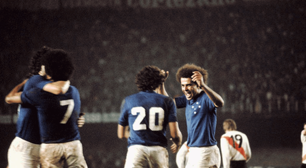 Primeiro título de Libertadores do Cruzeiro completa 50 anos; relembre a campanha