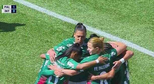 Palmeiras decide no segundo tempo e vence Internacional pelo Brasileirão Feminino