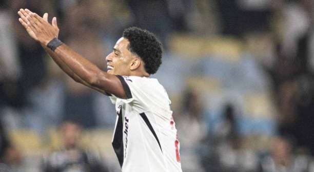 Brenner detona o Fluminense. Vasco nas quartas da Copa do Brasil