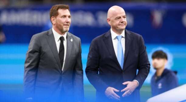 Infantino busca apoio da Conmebol durante crise na Fifa