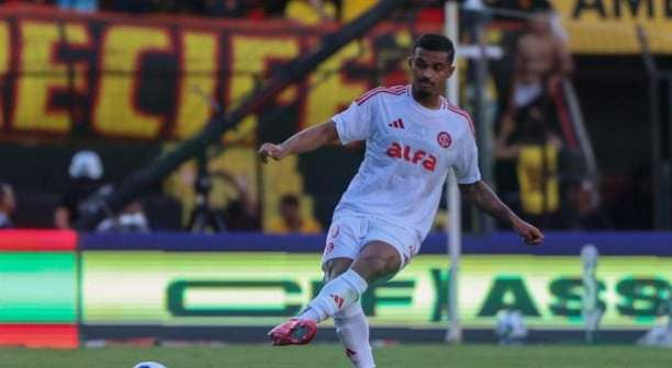 Clayton Sampaio próximo da saída do Internacional para o Sport