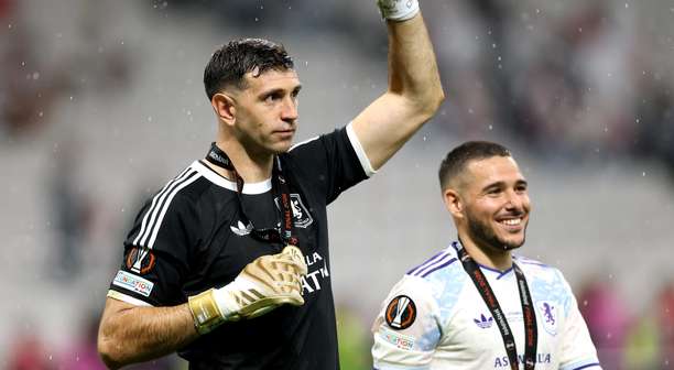 Dibu Martínez entra na mira de gigante do futebol italiano