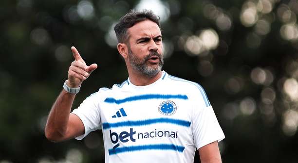 Artur Jorge aponta confronto entre Flamengo e Cruzeiro como "primeira final da Libertadores"
