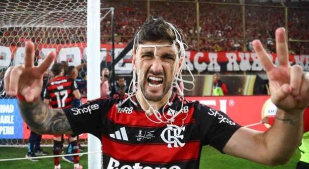 Deivid cita bastidores de Arrascaeta antes de idolatria no Flamengo