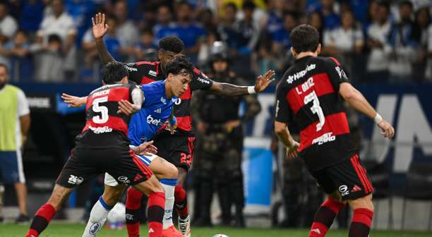 Cruzeiro leva vantagem sobre o Flamengo em mata-matas; relembre os duelos