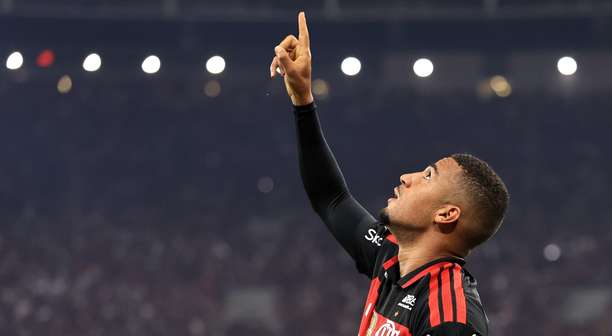 Flamengo vence o Cruzeiro no Maracanã e garante vaga nas quartas da Libertadores