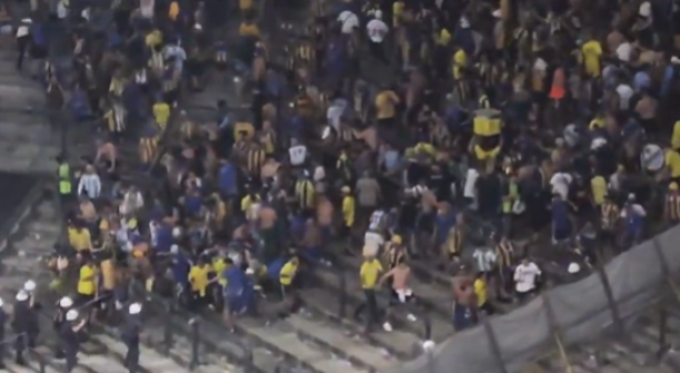 Cenas lamentáveis: torcidas e jogadores protagonizam brigas em noite de Libertadores e Sul-Americana