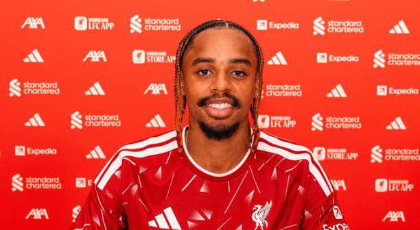 Liverpool anuncia Barcola como segunda contratação mais cara da história do clube