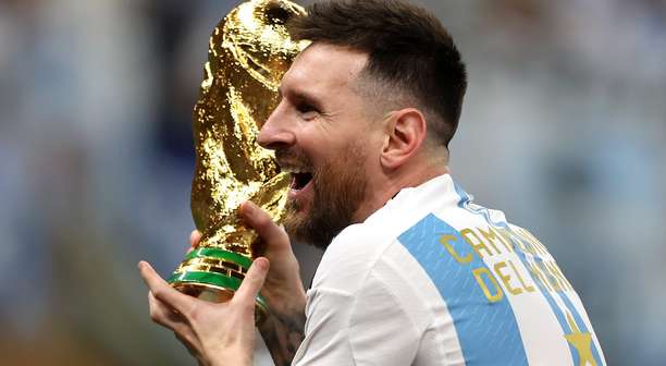 Messi anuncia aposentadoria da seleção argentina após 20 anos