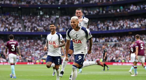 Richarlison aceita proposta de time de Salah e fica perto de deixar o Tottenham