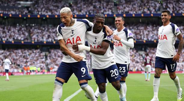 Richarlison fica fora da lista do Tottenham e tem futuro indefinido no clube