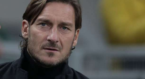 Ídolo da Roma, Totti surpreende ao migrar para outro esporte