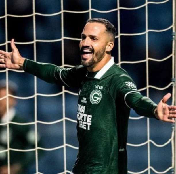 Goiás aproveita vantagem em campo e vence o Avaí na Ressacada