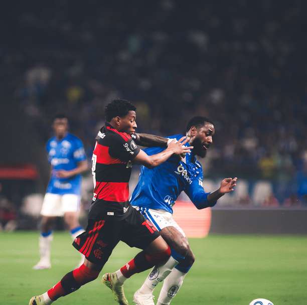 Cruzeiro e Flamengo empatam no Mineirão e deixam decisão da Libertadores para o Maracanã