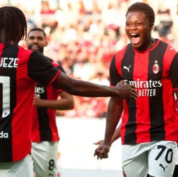 Milan vence Manchester United no último amistoso de pré-temporada