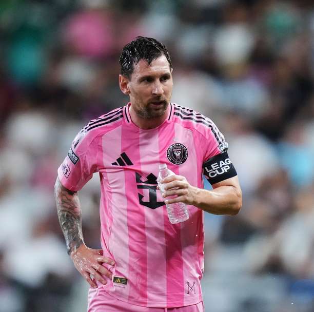 Messi perde pênalti, e Inter Miami sofre goleada em duelo pela liderança da MLS