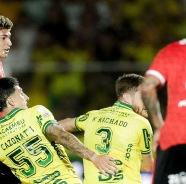 Carrascal brilha, Flamengo humilha o Mirassol e cola no Palmeiras