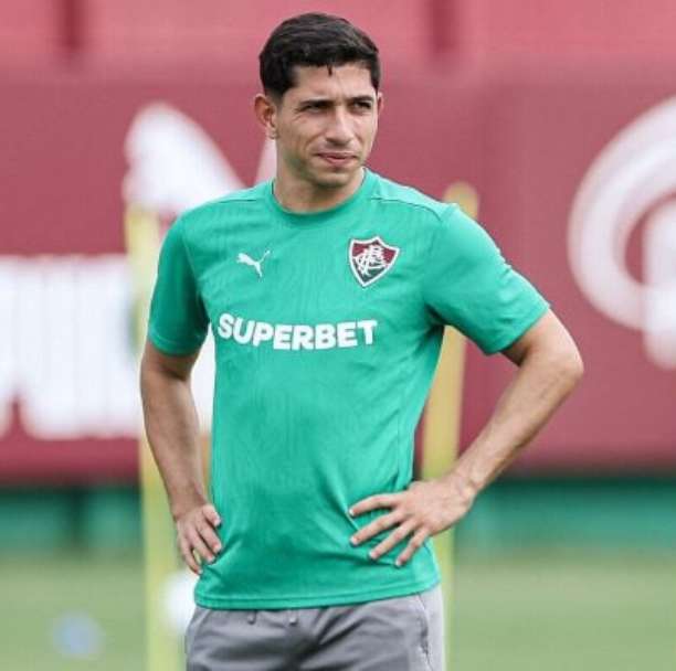 Savarino sente dores e desfalca Fluminense na Libertadores
