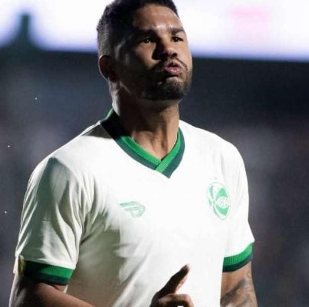 Fora de casa, Juventude bate Goiás no fim e cola no líder da Série B