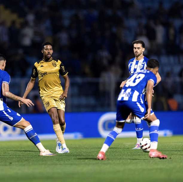Avaí vira no fim contra o Sport e deixa o Z4 da Série B