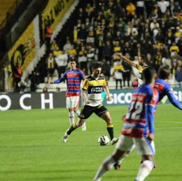Fortaleza apronta fora de casa e supera líder Criciúma pela Série B