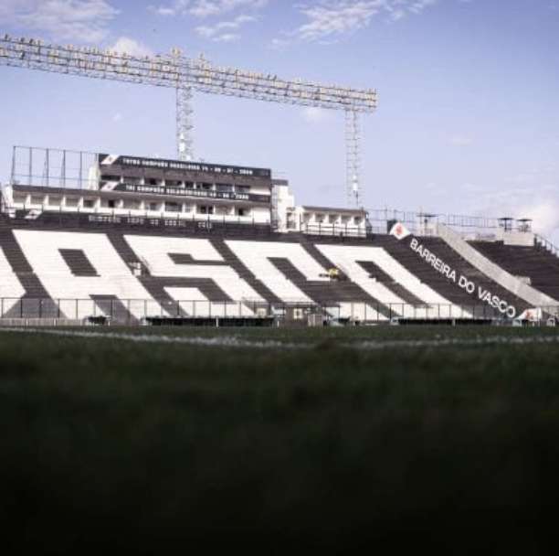Vasco desiste do Maracanã e enfrentará Vitória em São Januário